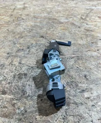 Ford Focus C-MAX Ignition lock 3M513F880AC