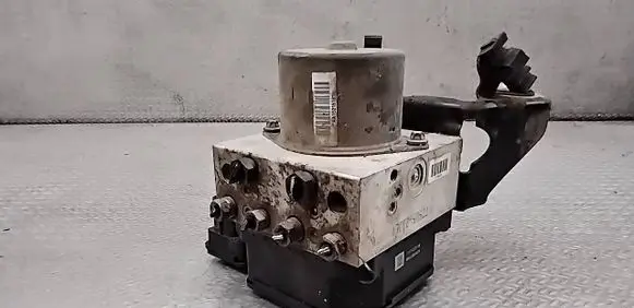 Ford Mondeo MK IV ABS Pump 16565704 8G912C405AB