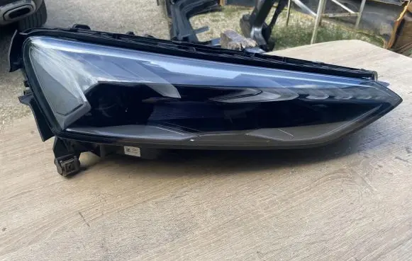 Audi A4 S4 B9 Headlight/headlamp 4J3941036