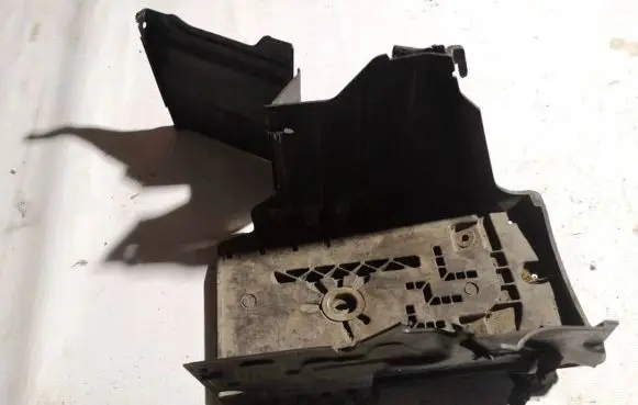 Volvo V70 Battery box tray 