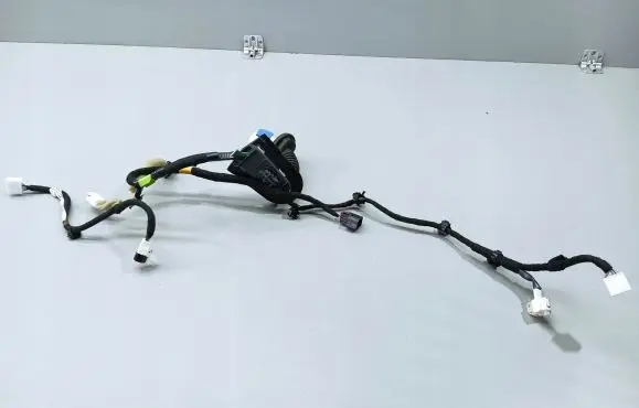 Mazda 3 Front door wiring loom/harness boot DD2F67200