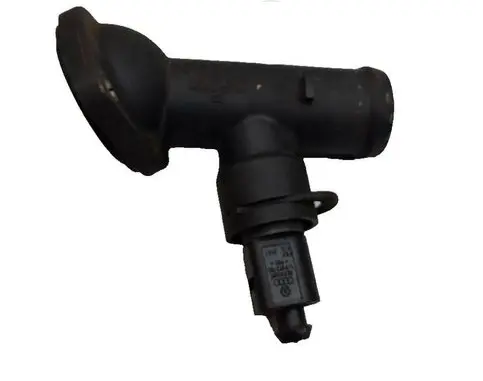Volkswagen Golf V Engine coolant pipe/hose 03G121121D