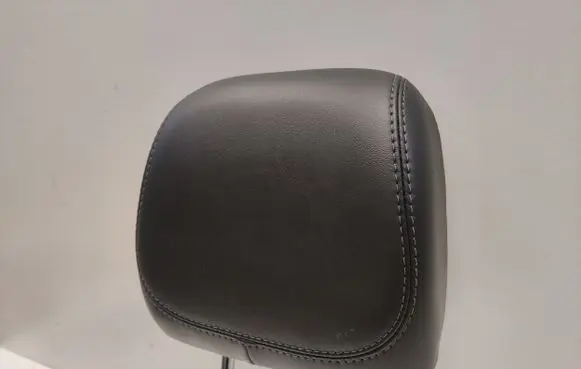 Chrysler Pacifica Front seat headrest 