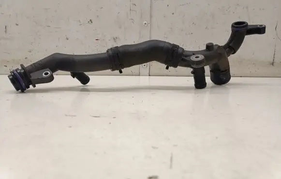 Coolant pipe/hose