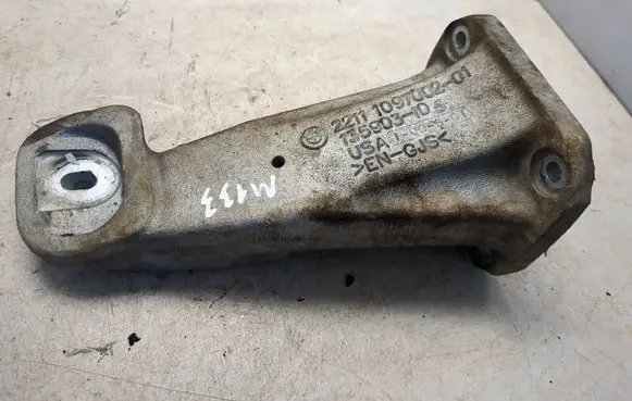 BMW X5 E53 Engine mounting bracket 13590310