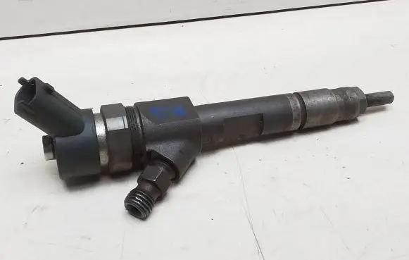 Renault Megane II Fuel injector 8200389369