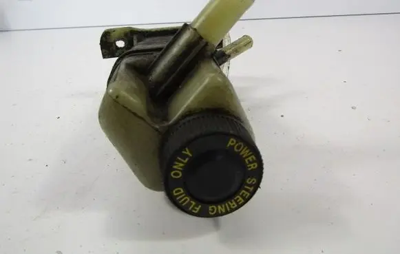 Mazda 323 Power steering fluid tank/reservoir 