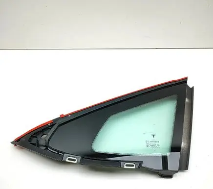 Tesla Model S Rear side window 105182199A