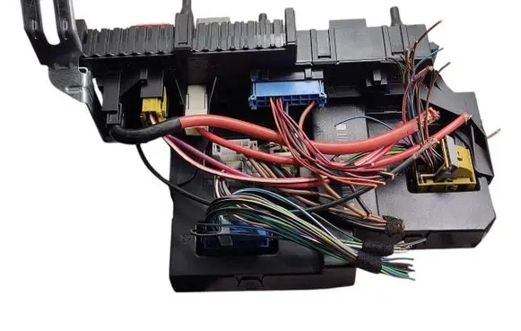 Mercedes-Benz C W204 Fuse module 2045451669 5DK00922529 2045456632