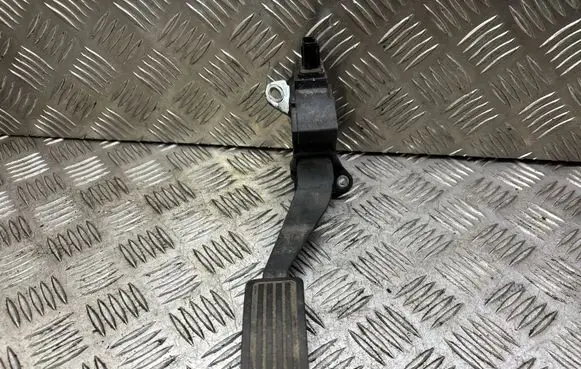 Toyota Yaris Accelerator throttle pedal 781100D010