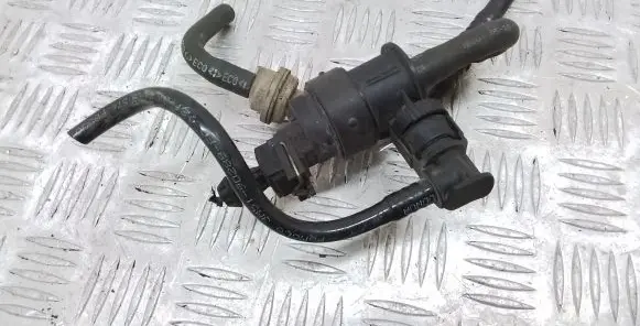 Volvo S40 Vacuum valve 8653909