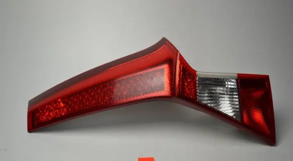 Volvo V70 Tailgate rear/tail lights VV7028002