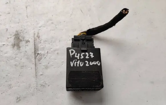 Mercedes-Benz Vito Viano W639 Light module LCM 0165452632 05014110