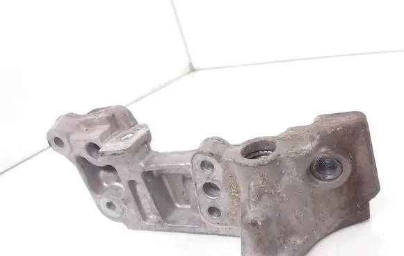Mercedes-Benz CLA C117 X117 W117 Generator/alternator bracket A6512200607
