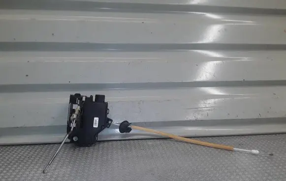 Audi A2 Front door lock 8Z1837015D
