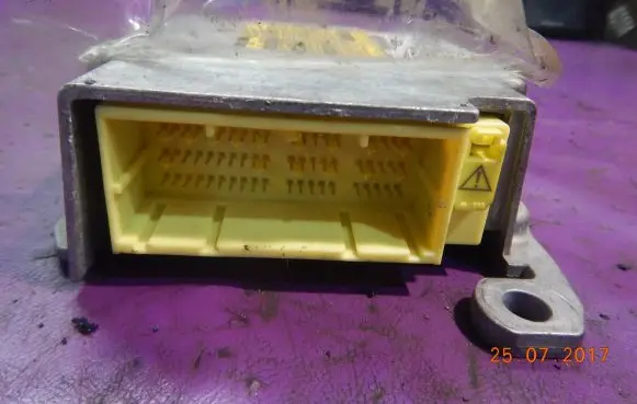 Toyota Avensis T250 Airbag control unit/module 89170-05190