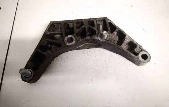 Volvo S80 Engine mounting bracket 6g927m125bb 6g92-7m125-bb