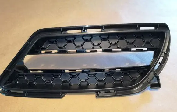 Mercedes-Benz E A207 Front grill A2078850474