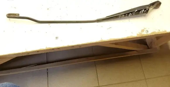 Volkswagen PASSAT B5 Front wiper blade arm 3B1955410