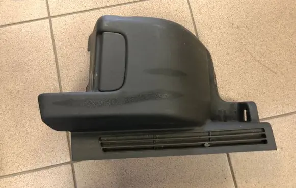 Volvo V50 Centre console side trim front 30715445