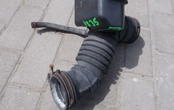 Hyundai ix35 Intake resonator 
