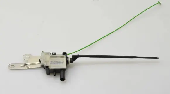 BMW X6 E71 Fuel tank cap lock 7190533