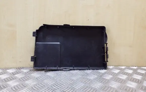 Audi A3 S3 8P Battery tray 1K0915443