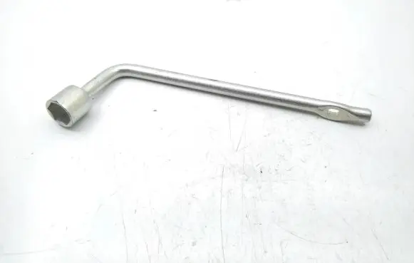 Nissan X-Trail T32 Wheel nut wrench 