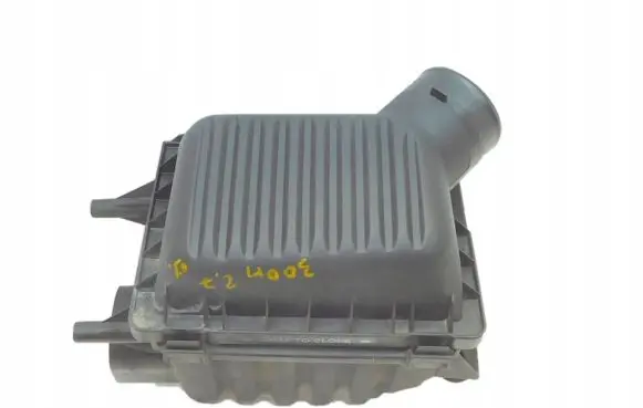 Chrysler 300M Air filter box