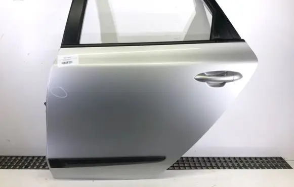KIA Ceed Rear door