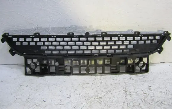 Renault Master III Front bumper lower grill 622546766R 622548761R