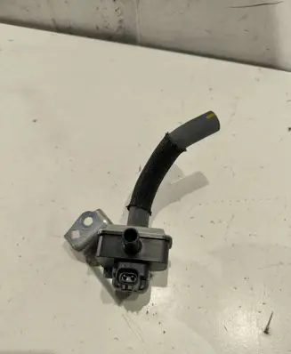 Lexus RX 450H Vacuum valve 9091012233