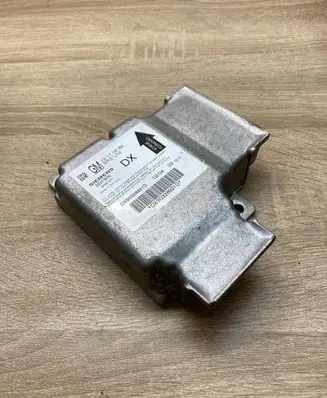 Opel Vectra C Airbag control unit/module 13170589