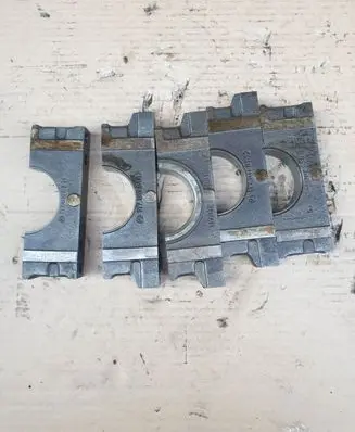 Mercedes-Benz S W126 Gearbox mounting bracket 1170110112