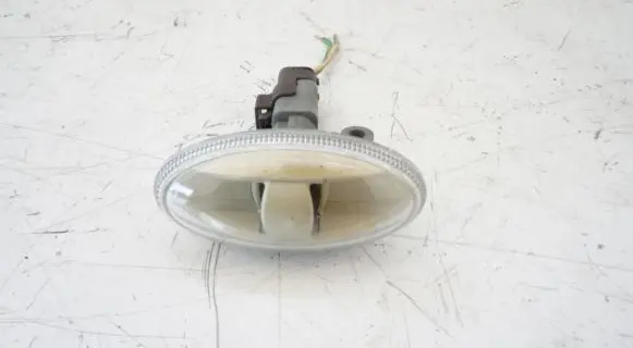 Peugeot 607 Front fender indicator light