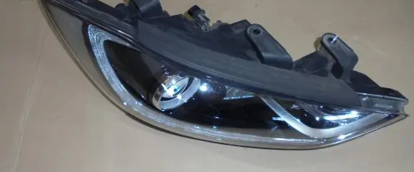 Hyundai Elantra VI Headlight/headlamp 92102-F2120
