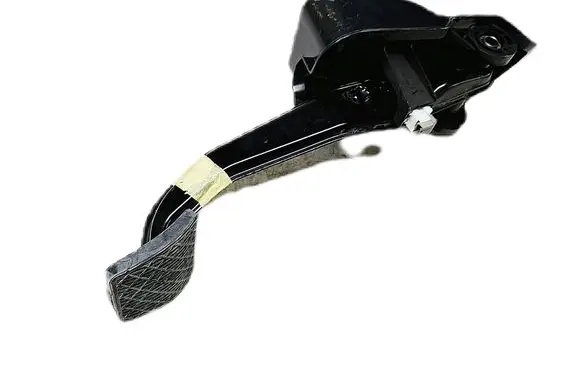 Mercedes-Benz GLC X253 C253 Brake pedal A2052920415