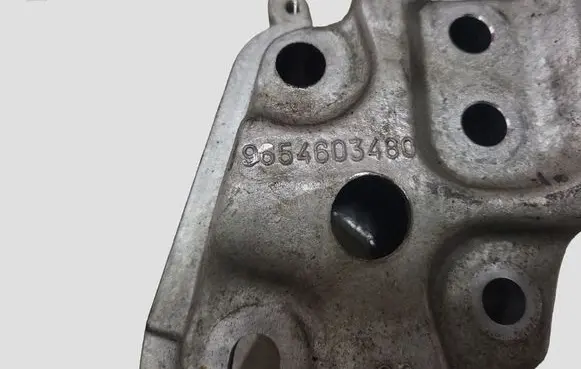 Citroen C5 Engine mounting bracket 9654603480