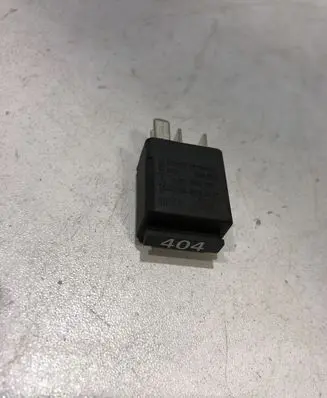 Volkswagen PASSAT B6 Other relay 7M0951253C