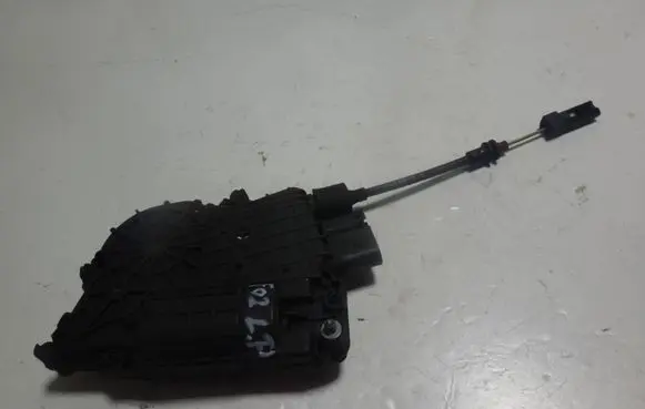 BMW 7 F01 F02 F03 F04 Front door soft close latching motor
