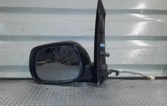 Toyota Avensis Verso Front door electric wing mirror E4012153
