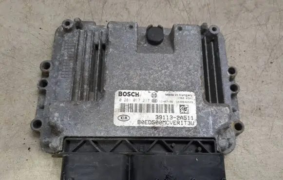 KIA Ceed Engine control unit/module 391132A511 1039S46909 0281017217
