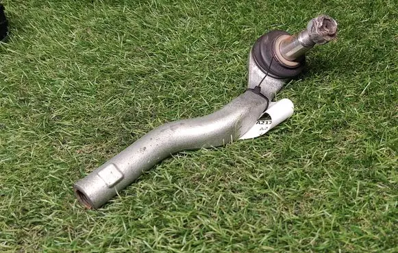 Mercedes-Benz E W212 Steering tie rod end A2123302703 A2124600205