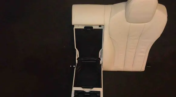 BMW 6 F06 Gran coupe Rear seat 