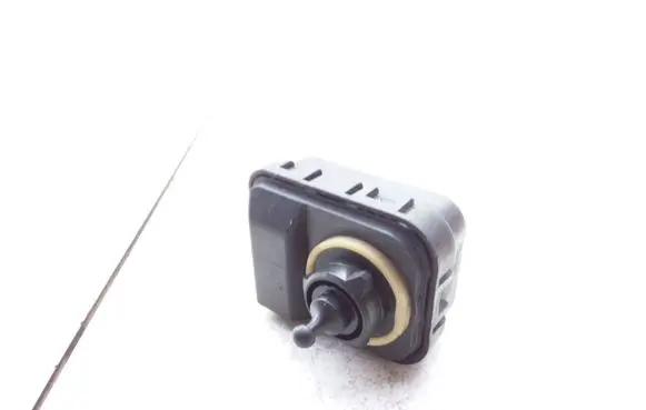 Opel Zafira A Headlight level adjustment motor 