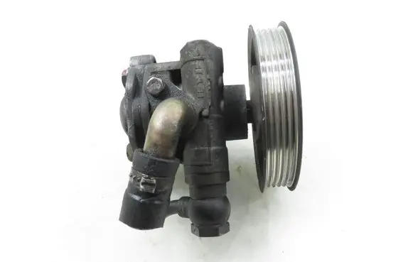 Volkswagen PASSAT B5 Power steering pump 8D0145177Q