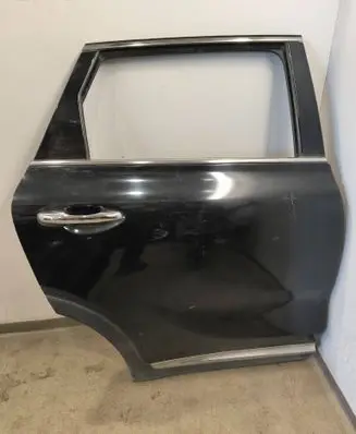 KIA Sorento Rear door 
