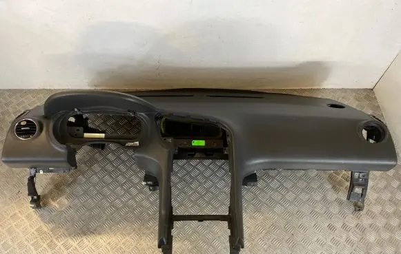 Peugeot 5008 Dashboard 9685481677 9685506177 3190101