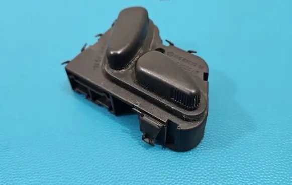 Mercedes-Benz E W211 Seat control switch 2108213751 IMPRK1532486
