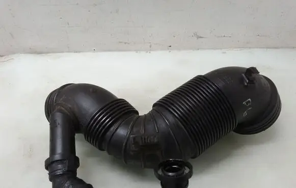 Volkswagen PASSAT B6 Turbo air intake inlet pipe/hose 3C0129654
